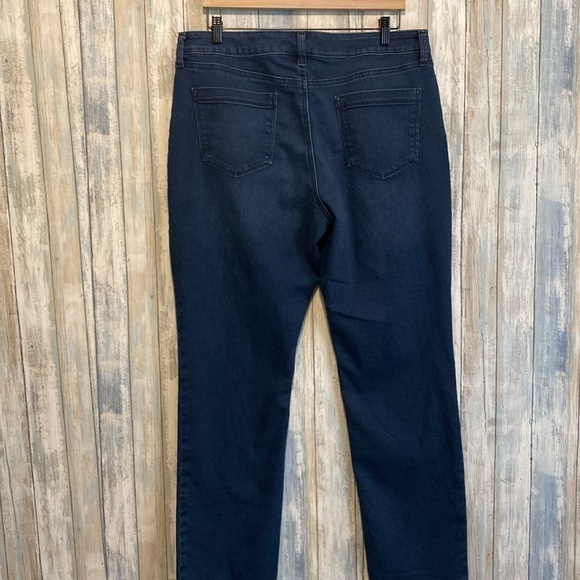 Bandolino Women's Amy Modern Straight Leg Tummy Slimming High Rise Jeans | 16 - Picture 9 of 10